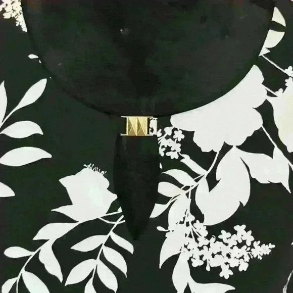 Roz & Ali Black & White Floral Print Midi Dress - Picture 5 of 7